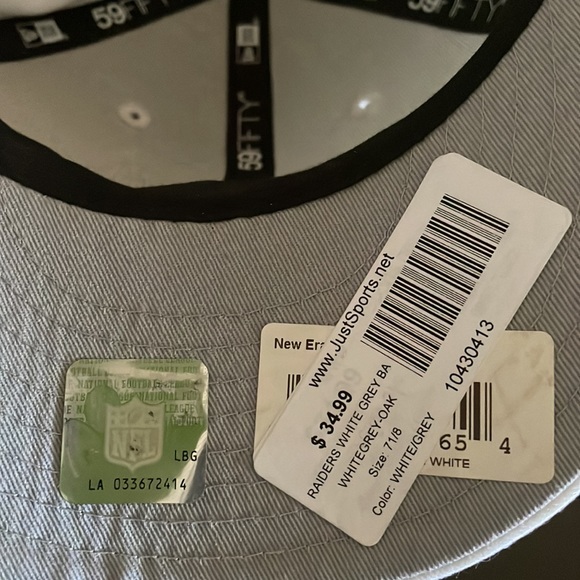 NWT.  Raiders hat, white - Picture 6 of 8